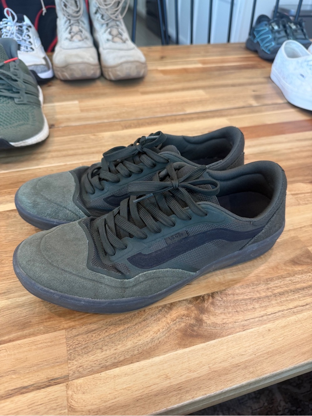 Vans Low-Top Sneakers in Olive Green and Black